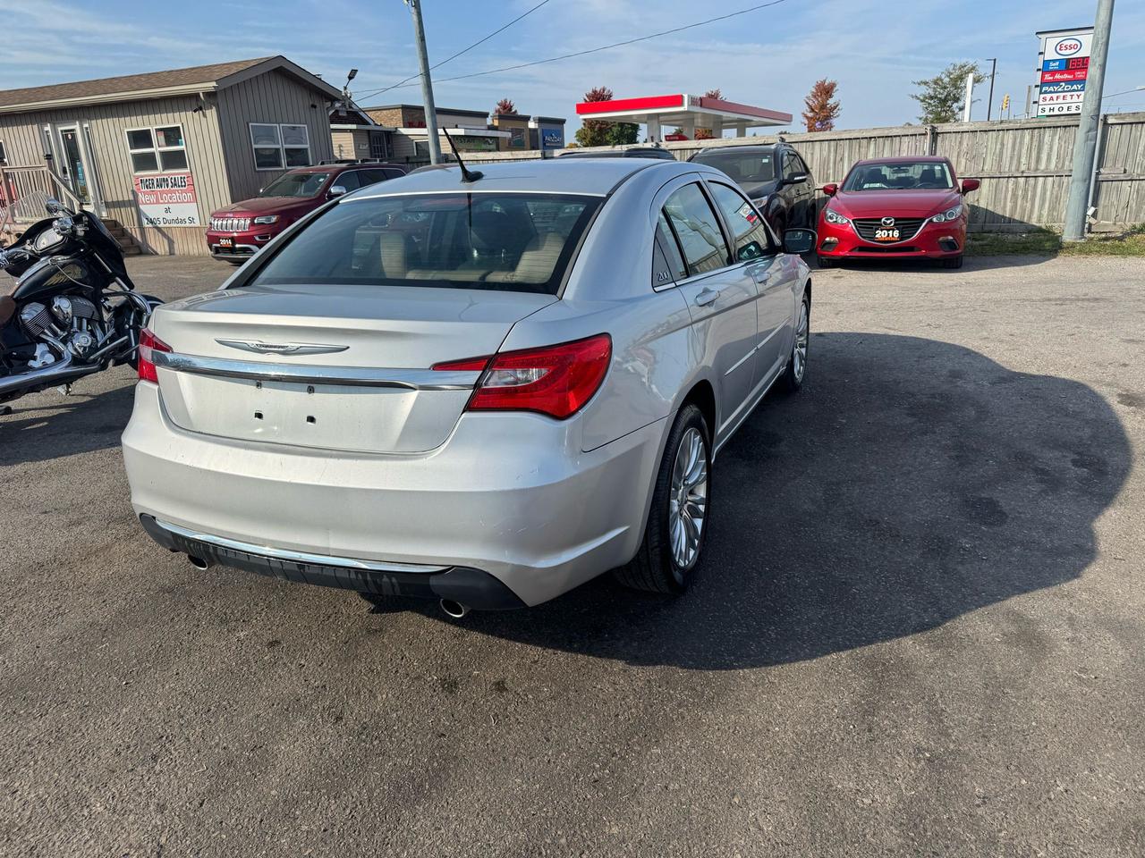 2012 Chrysler 200 TOURING, SEDAN, ONLY 65KMS, ALLOYS, CERTIFIED Photo