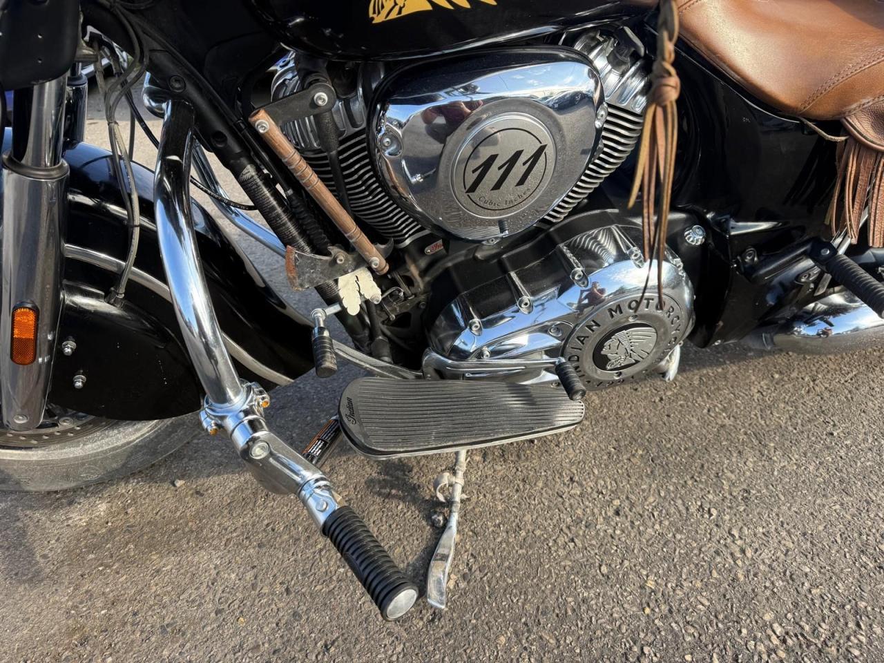 2015 Indian Chief  CHIEFTAIN, LOADED, BROWN SEATS, LIGHT DAMAGE - Photo #11