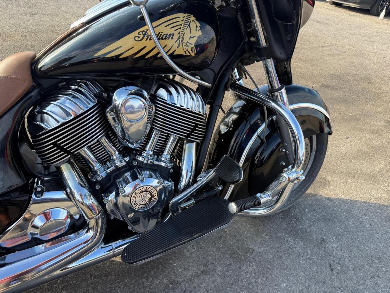 2015 Indian Chief  CHIEFTAIN, LOADED, BROWN SEATS, LIGHT DAMAGE - Photo #9