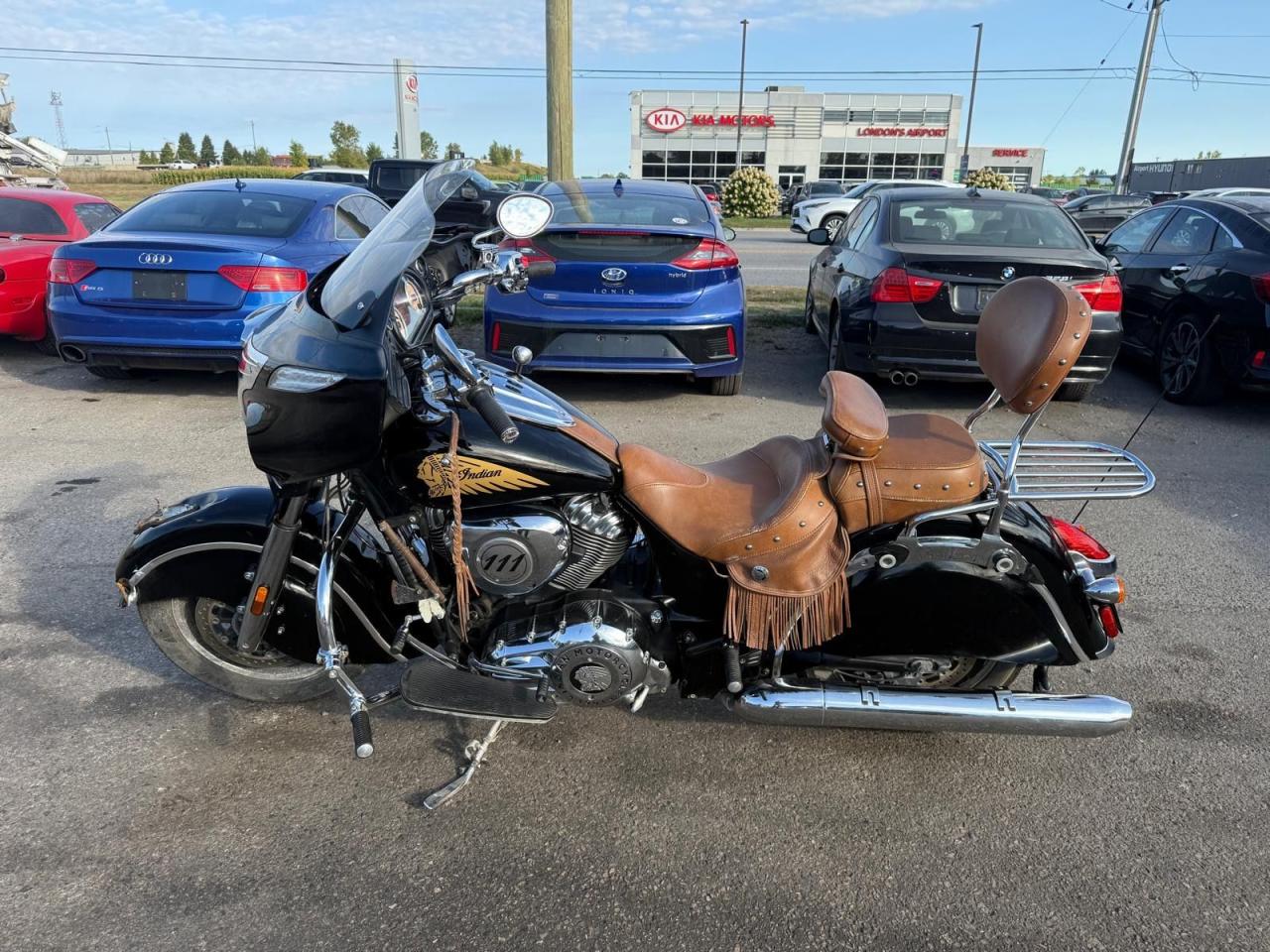 2015 Indian Chief  CHIEFTAIN, LOADED, BROWN SEATS, LIGHT DAMAGE - Photo #2