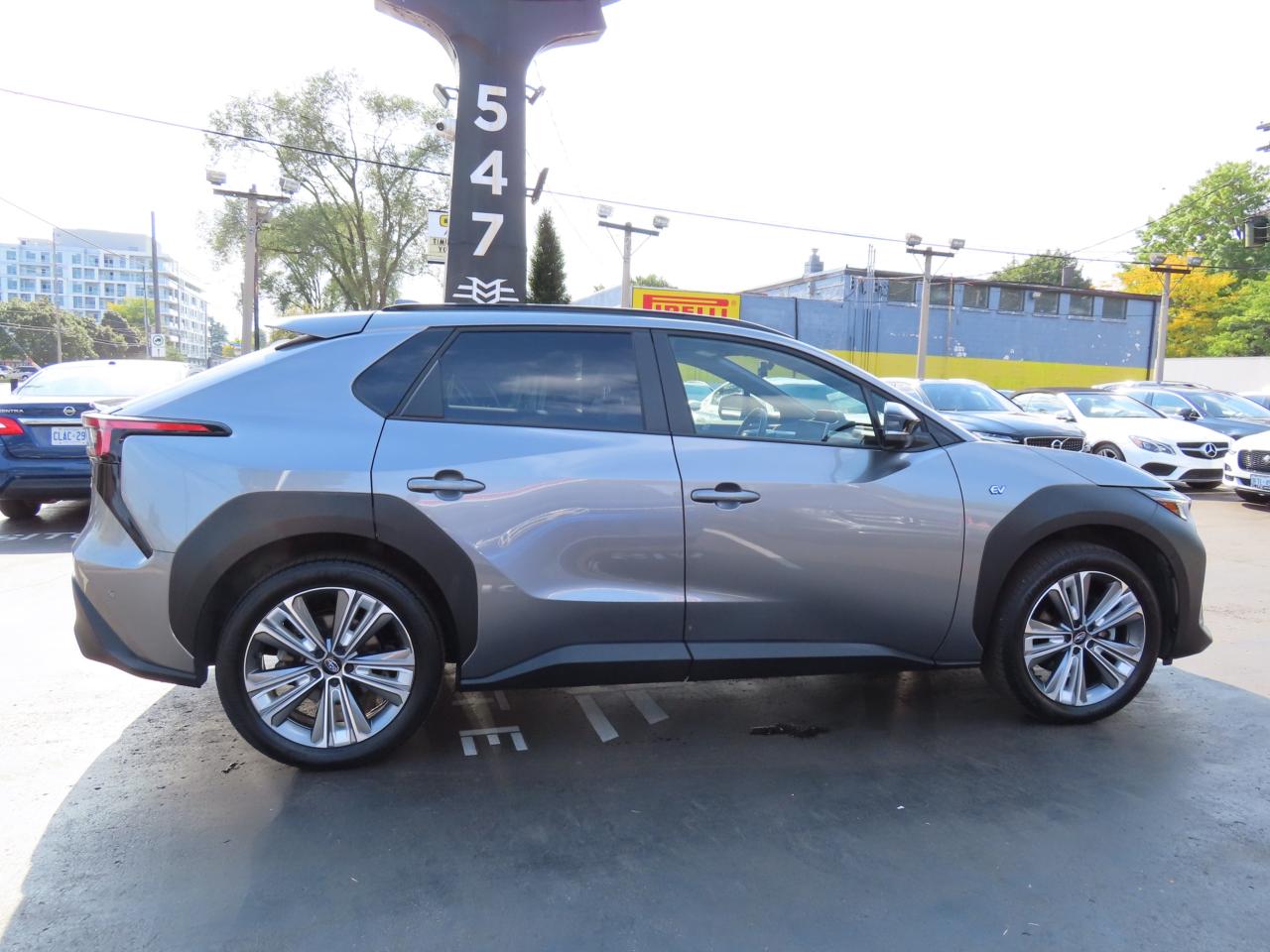 2023 Subaru Solterra Lane Assist - Blind Spot Monitor - Awd - Low Kms !! Photo