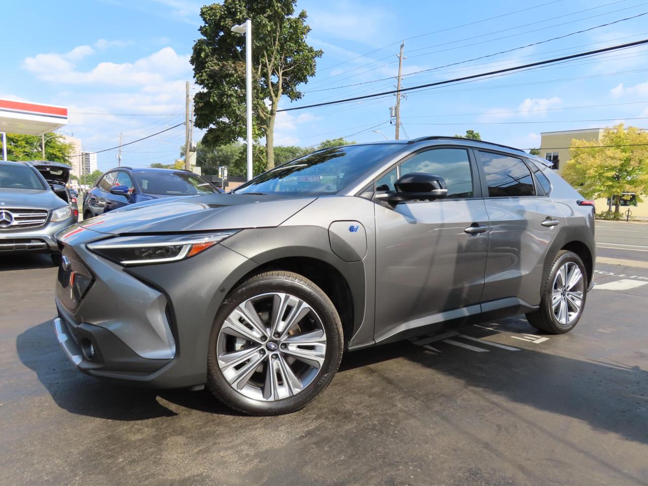 2023 Subaru Solterra Lane Assist - Blind Spot Monitor - Awd - Low Kms !! Photo