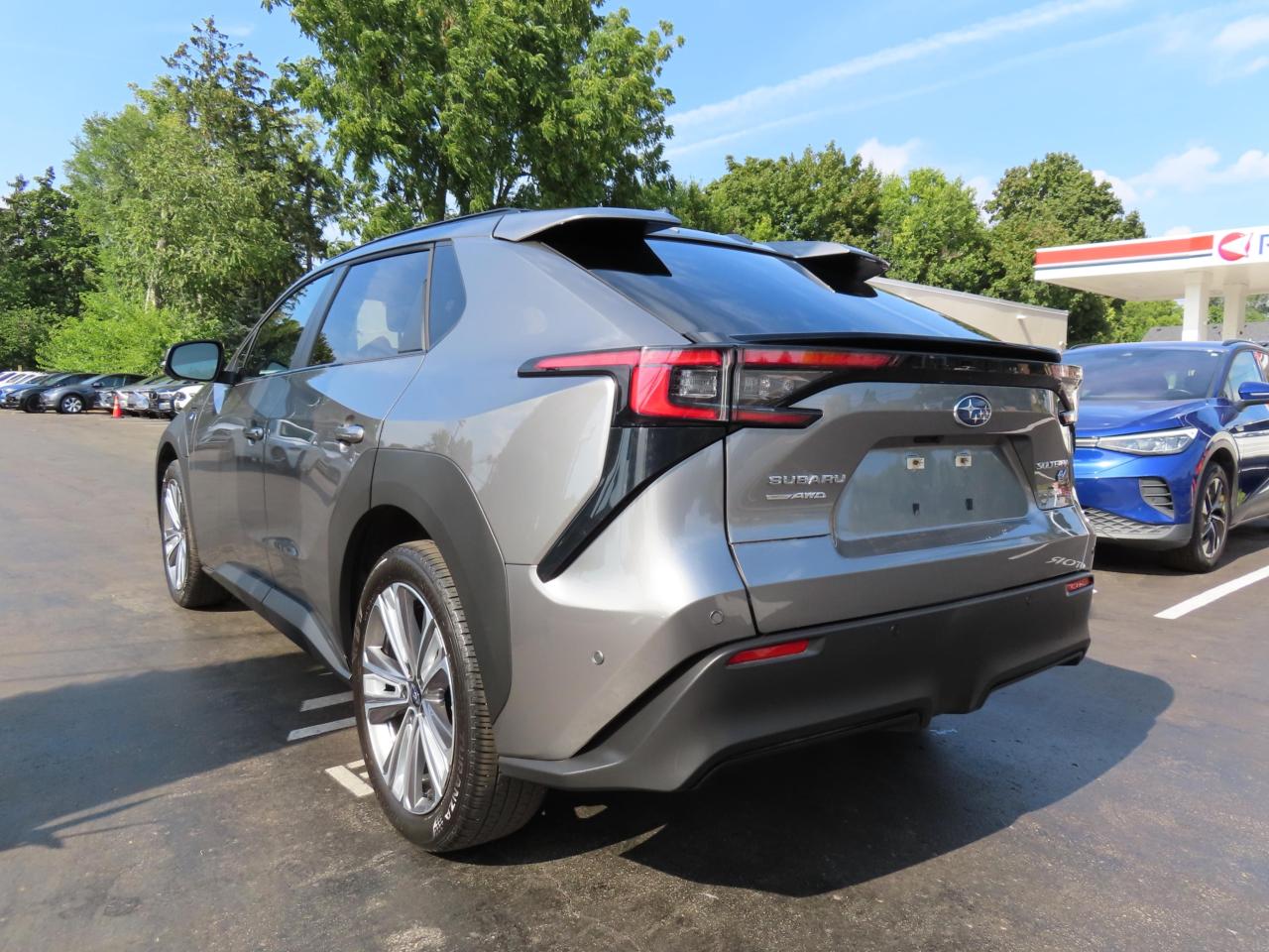 2023 Subaru Solterra Lane Assist - Blind Spot Monitor - Awd - Low Kms !! Photo