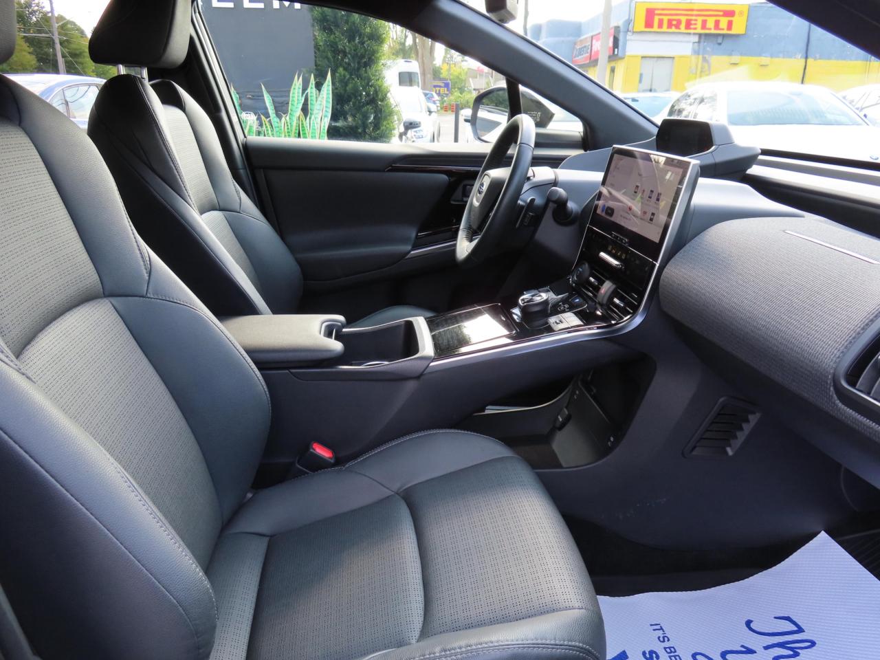 2023 Subaru Solterra Lane Assist - Blind Spot Monitor - Awd - Low Kms !! Photo