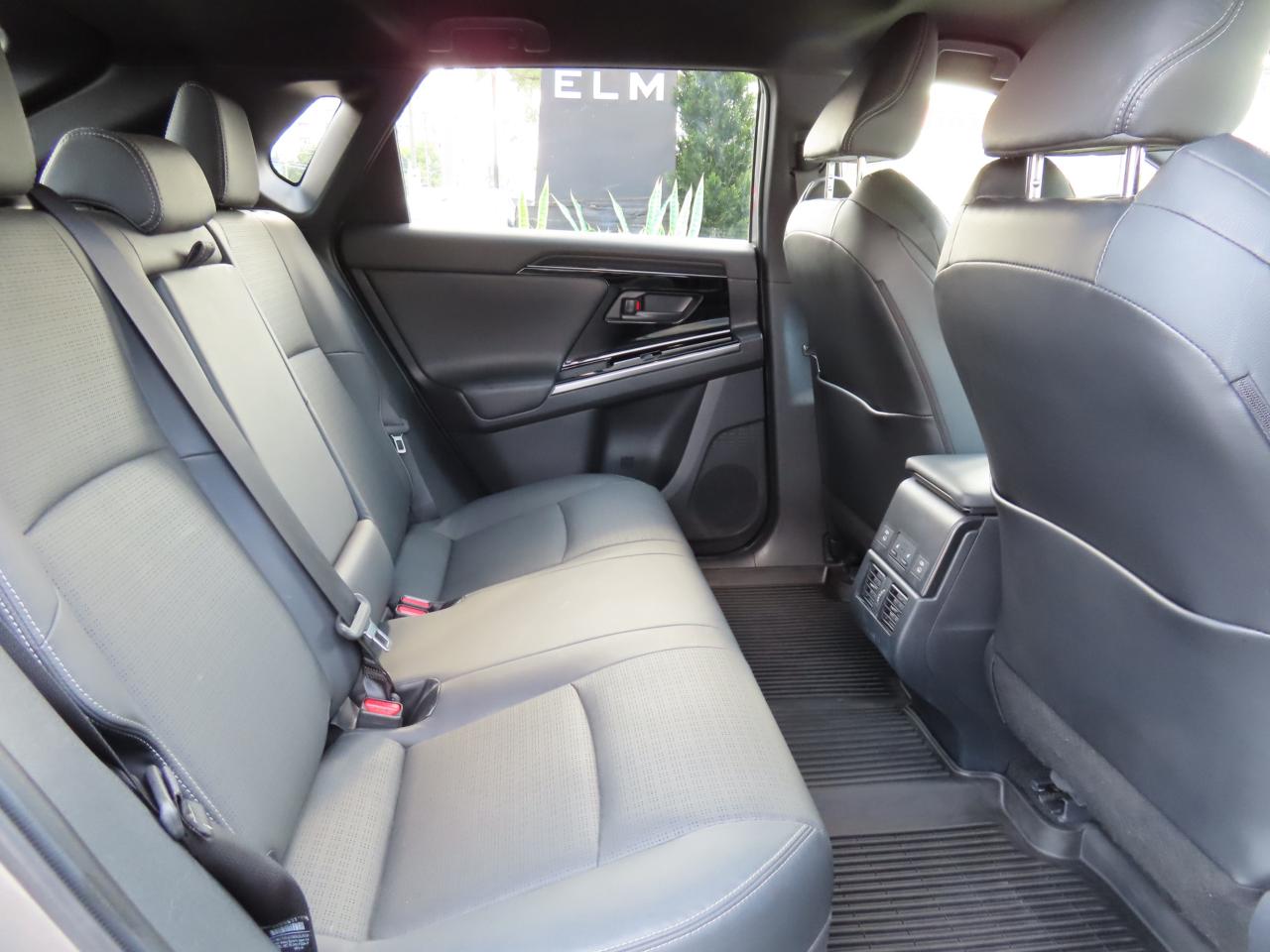 2023 Subaru Solterra Lane Assist - Blind Spot Monitor - Awd - Low Kms !! Photo