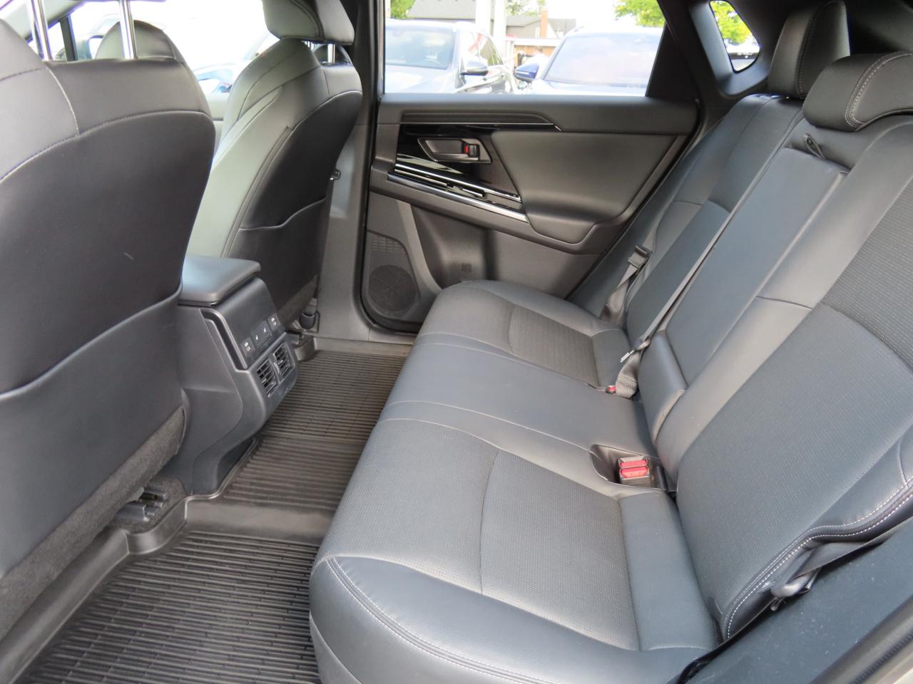 2023 Subaru Solterra Lane Assist - Blind Spot Monitor - Awd - Low Kms !! Photo