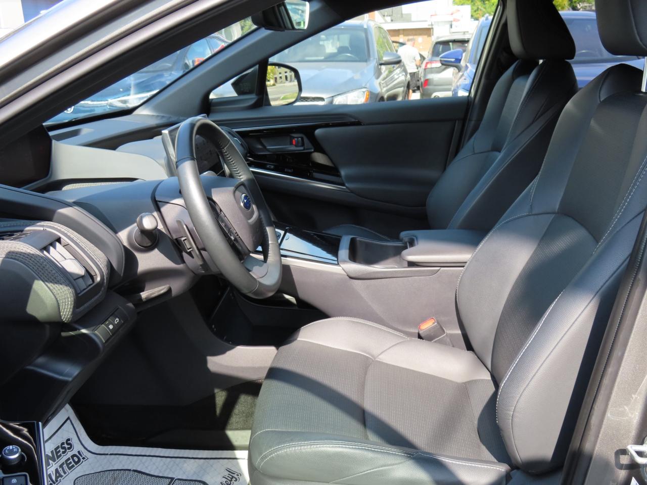 2023 Subaru Solterra Lane Assist - Blind Spot Monitor - Awd - Low Kms !! Photo