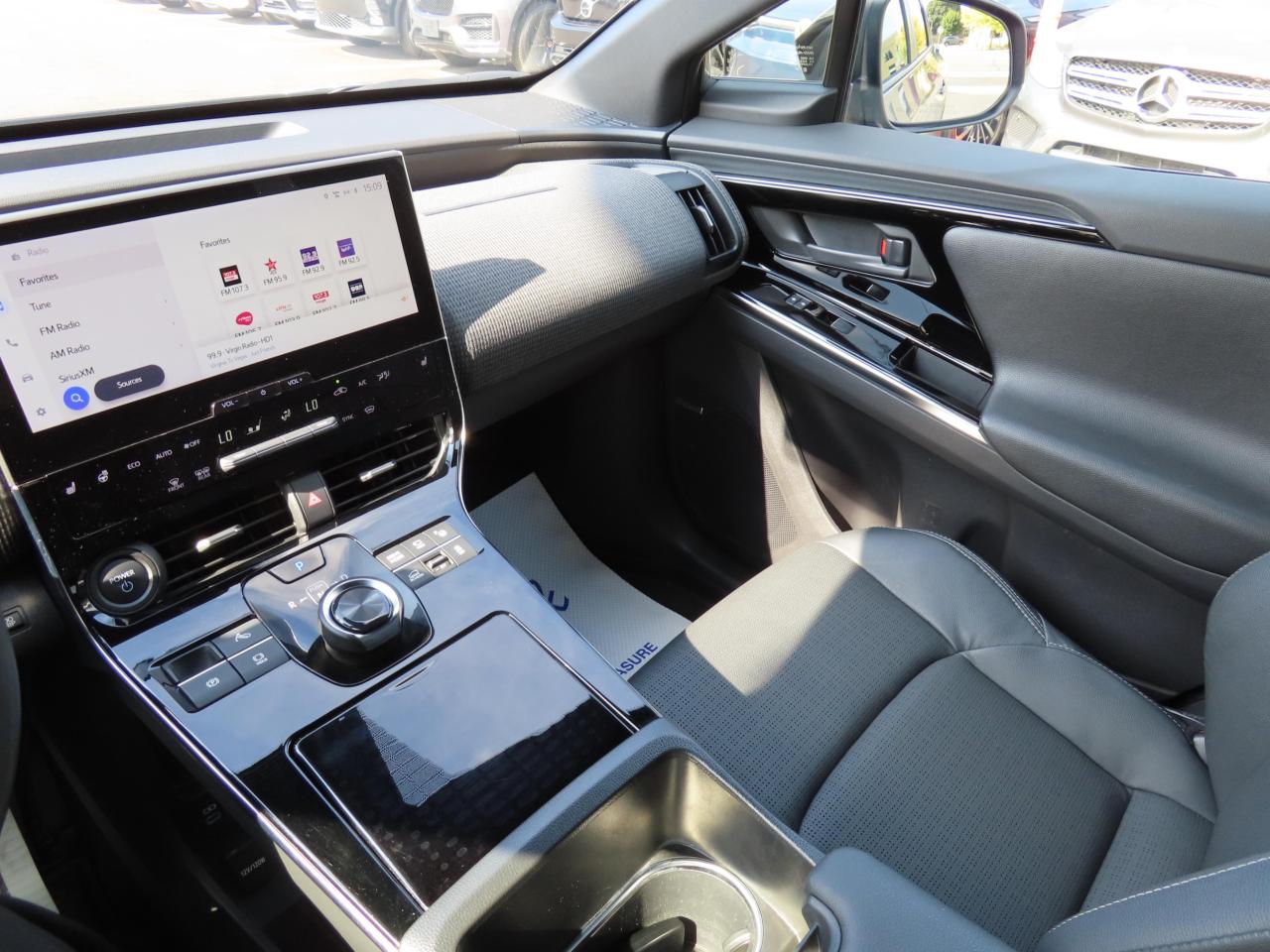 2023 Subaru Solterra Lane Assist - Blind Spot Monitor - Awd - Low Kms !! Photo