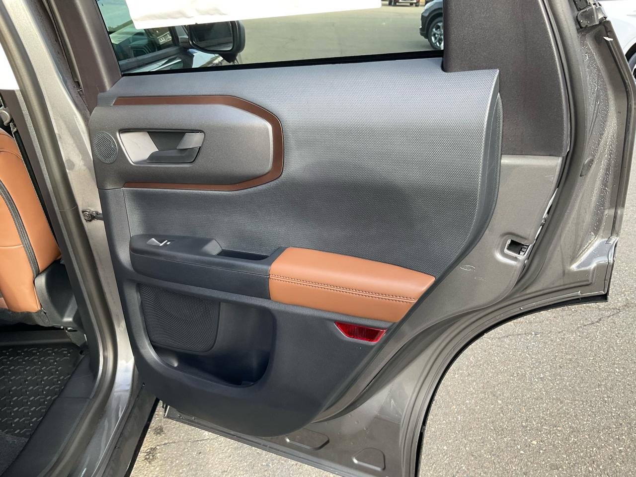 2025 Ford Bronco Sport Outer Banks Photo5