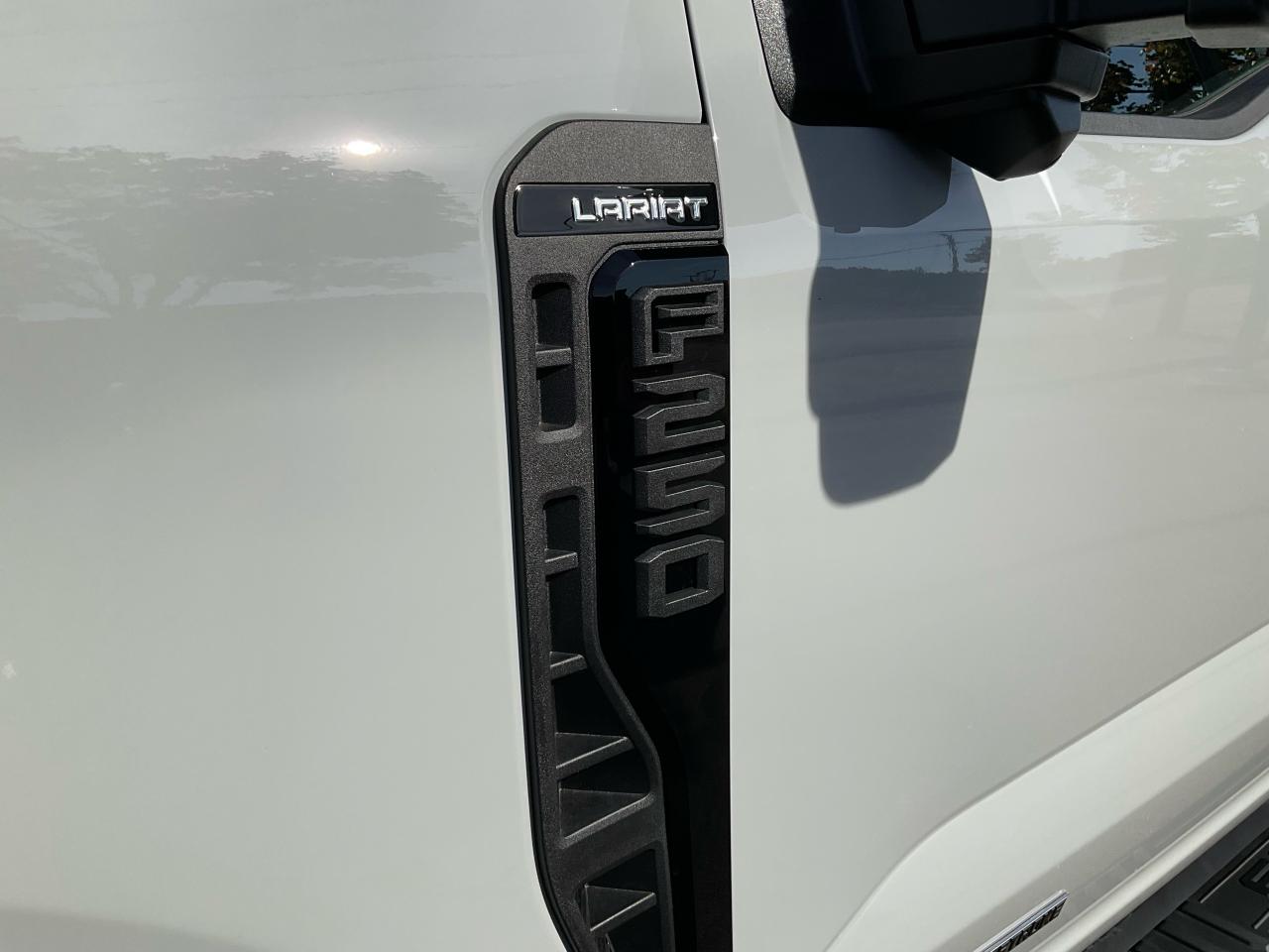 2026 Ford F-250 Super Duty SRW Lariat Photo5