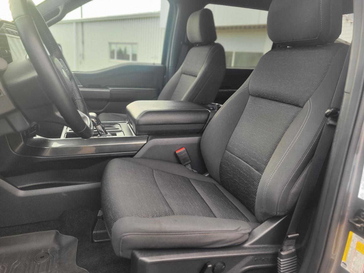 2021 Ford F-150 XLT 4X4 SUPERCREW W/ SPORT / OFF LEASE Photo5