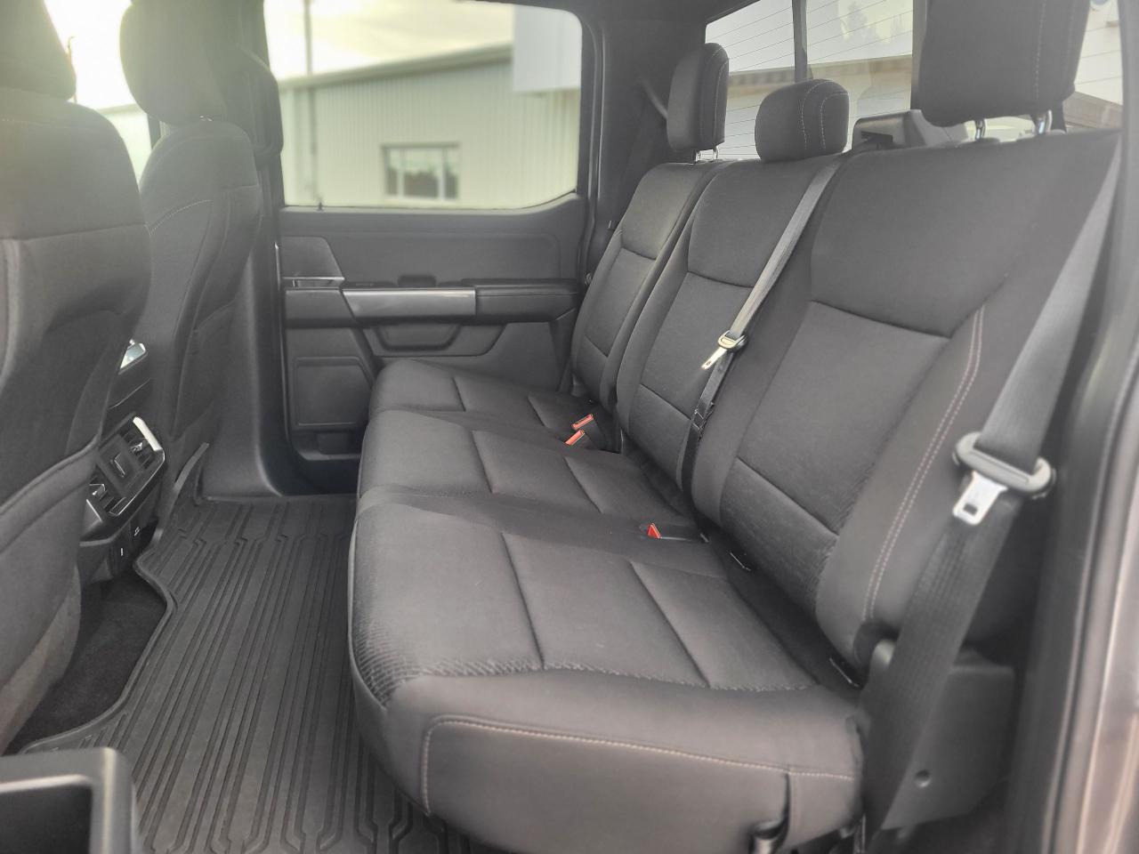 2021 Ford F-150 XLT 4X4 SUPERCREW W/ SPORT / OFF LEASE Photo5