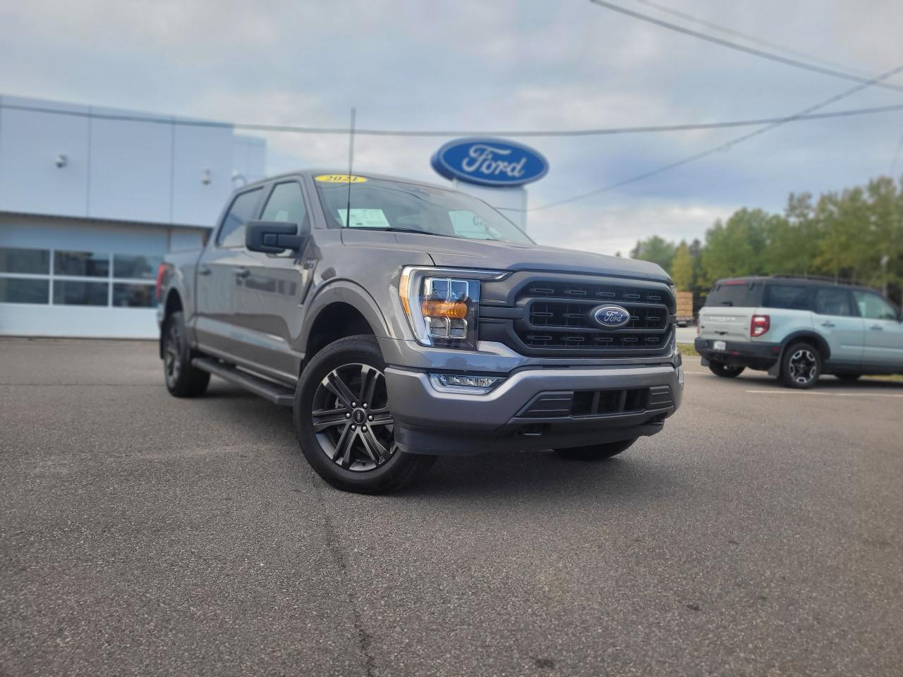 2021 Ford F-150 XLT 4X4 SUPERCREW W/ SPORT / OFF LEASE Photo0