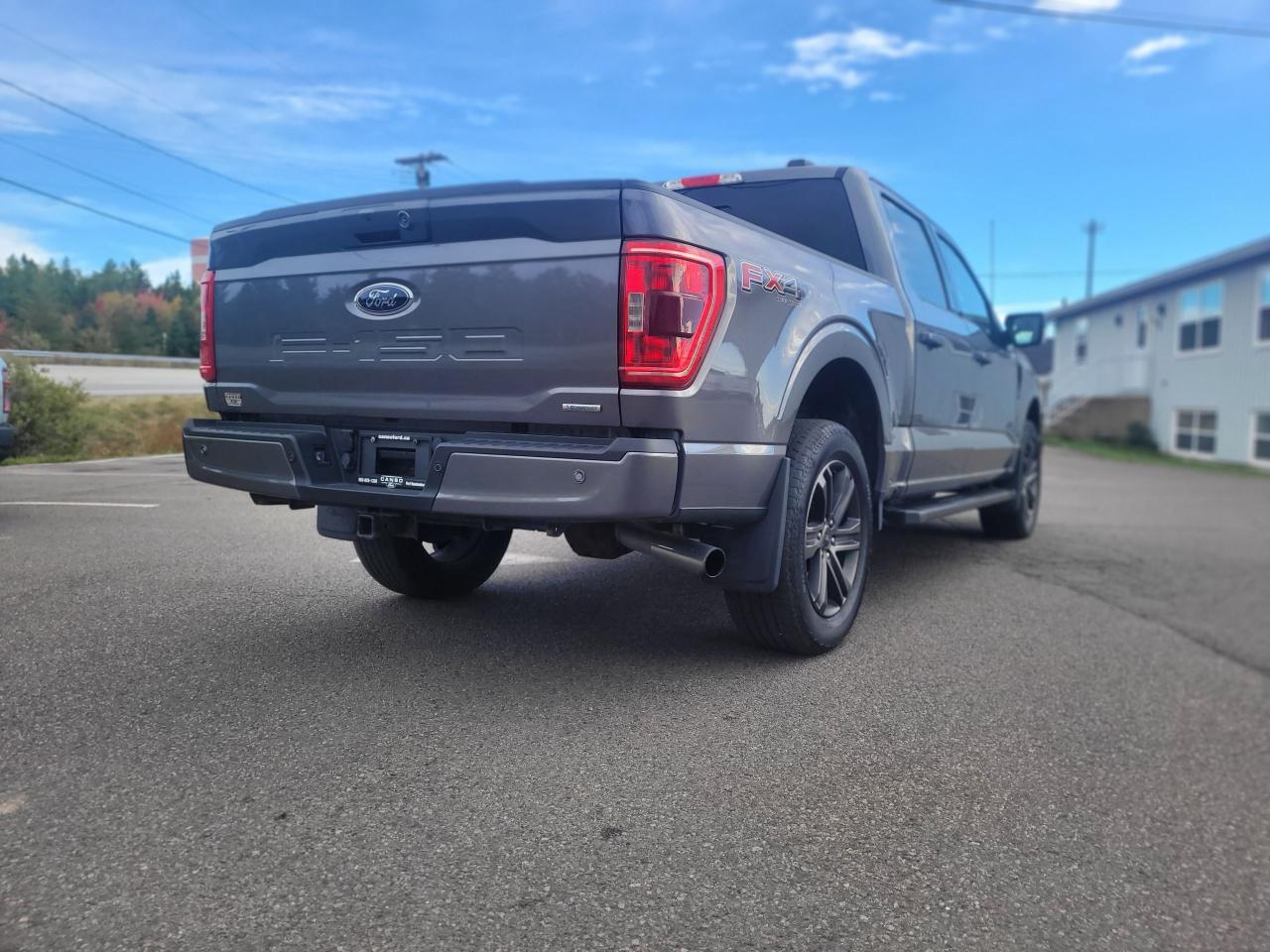 2021 Ford F-150 XLT 4X4 SUPERCREW W/ SPORT / OFF LEASE Photo5