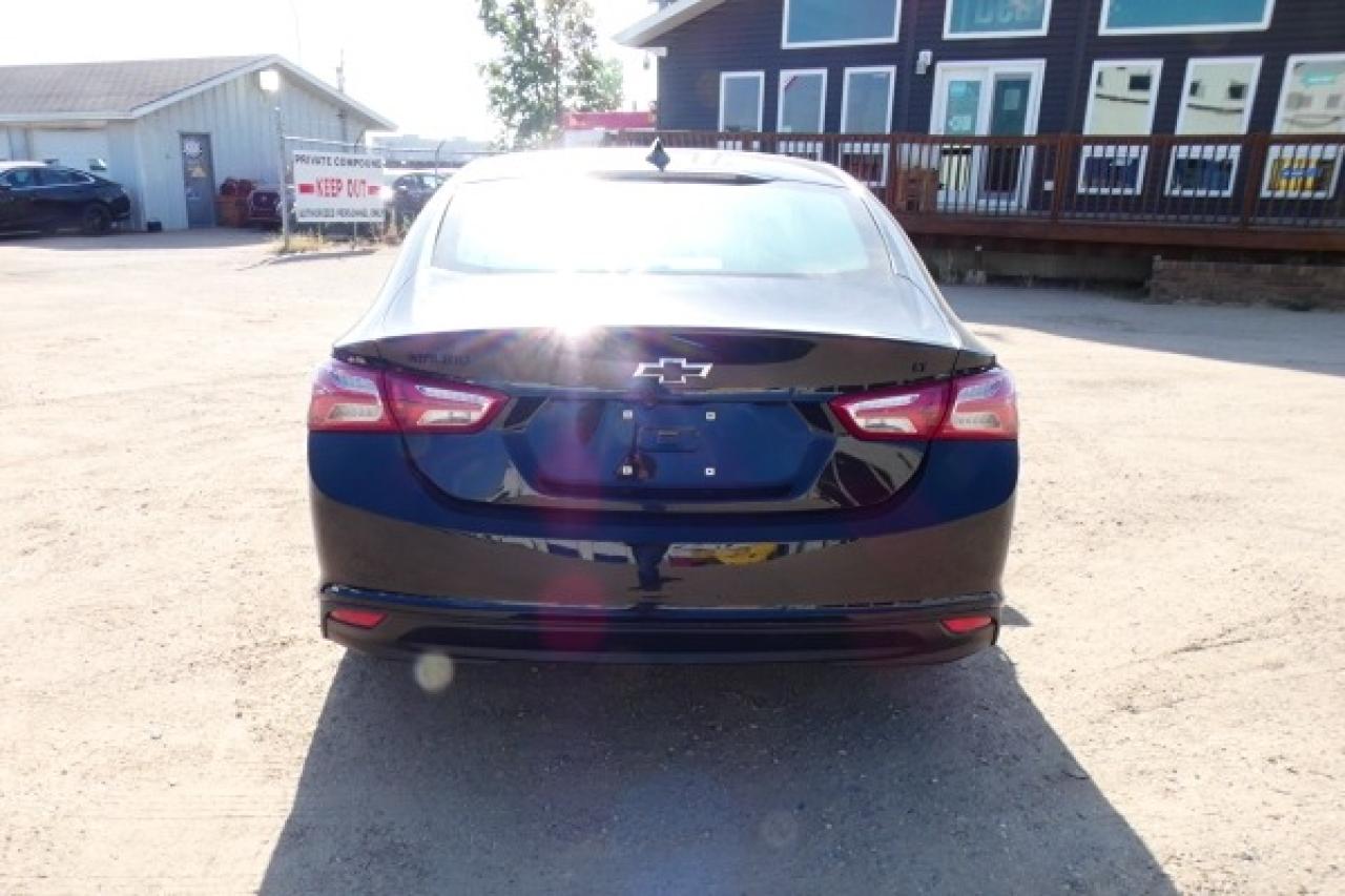 2023 Chevrolet Malibu 1LT w/Htd cloth, pano S/R, BUC - Photo #7