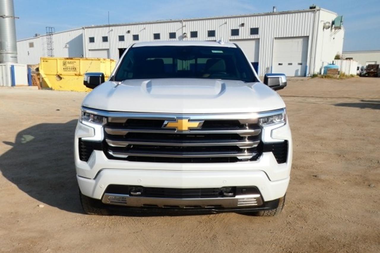 2024 Chevrolet Silverado 1500 High Country Diesel w/H&C L, S/R, NAV, BUC - Photo #3