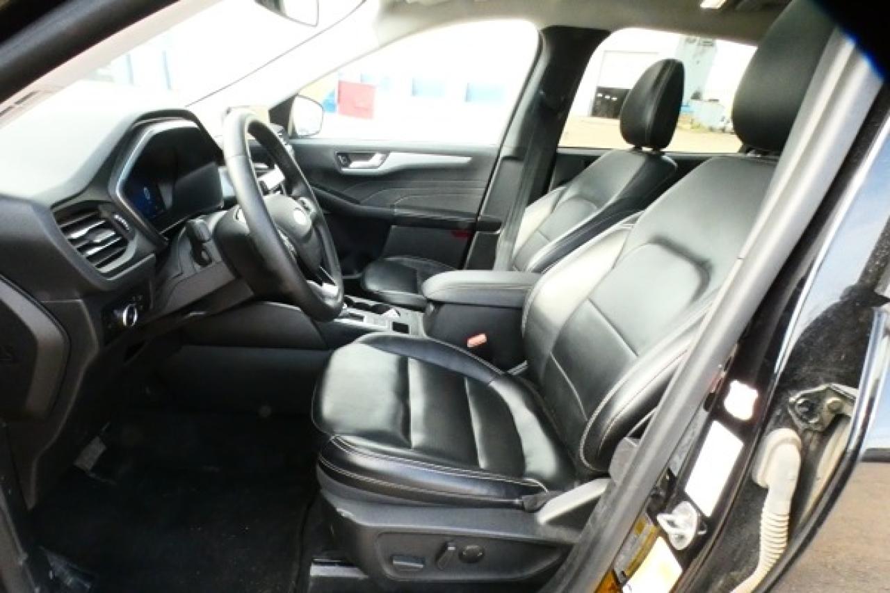 2024 Ford Escape Platinum AWD w/Htd Leather, pano S/R, NAV, BUC - Photo #11
