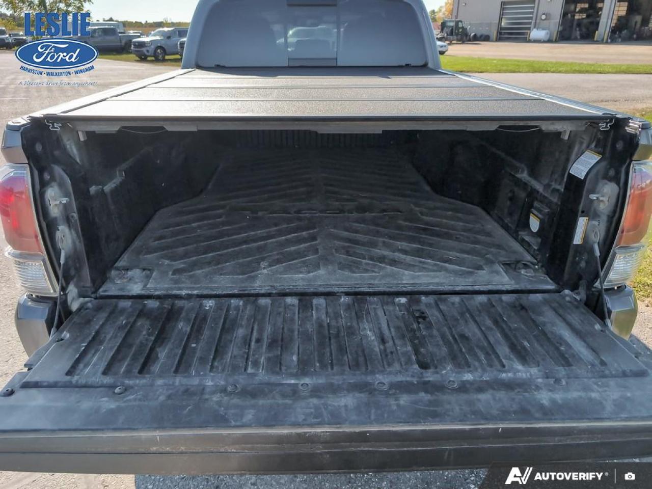 2021 Toyota Tacoma BASE 4x4 Double Cab Auto Photo