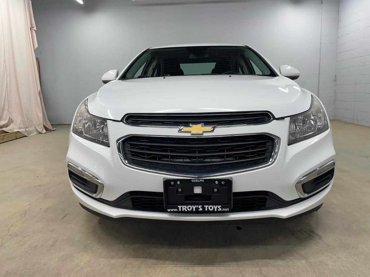 2016 Chevrolet Cruze 4dr Sdn LT w/1LT Photo2