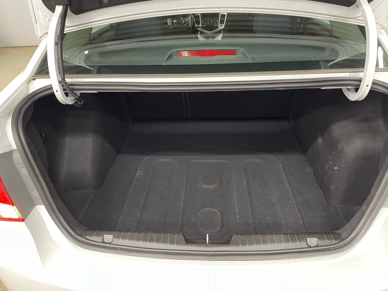 2016 Chevrolet Cruze 4dr Sdn LT w/1LT Photo6