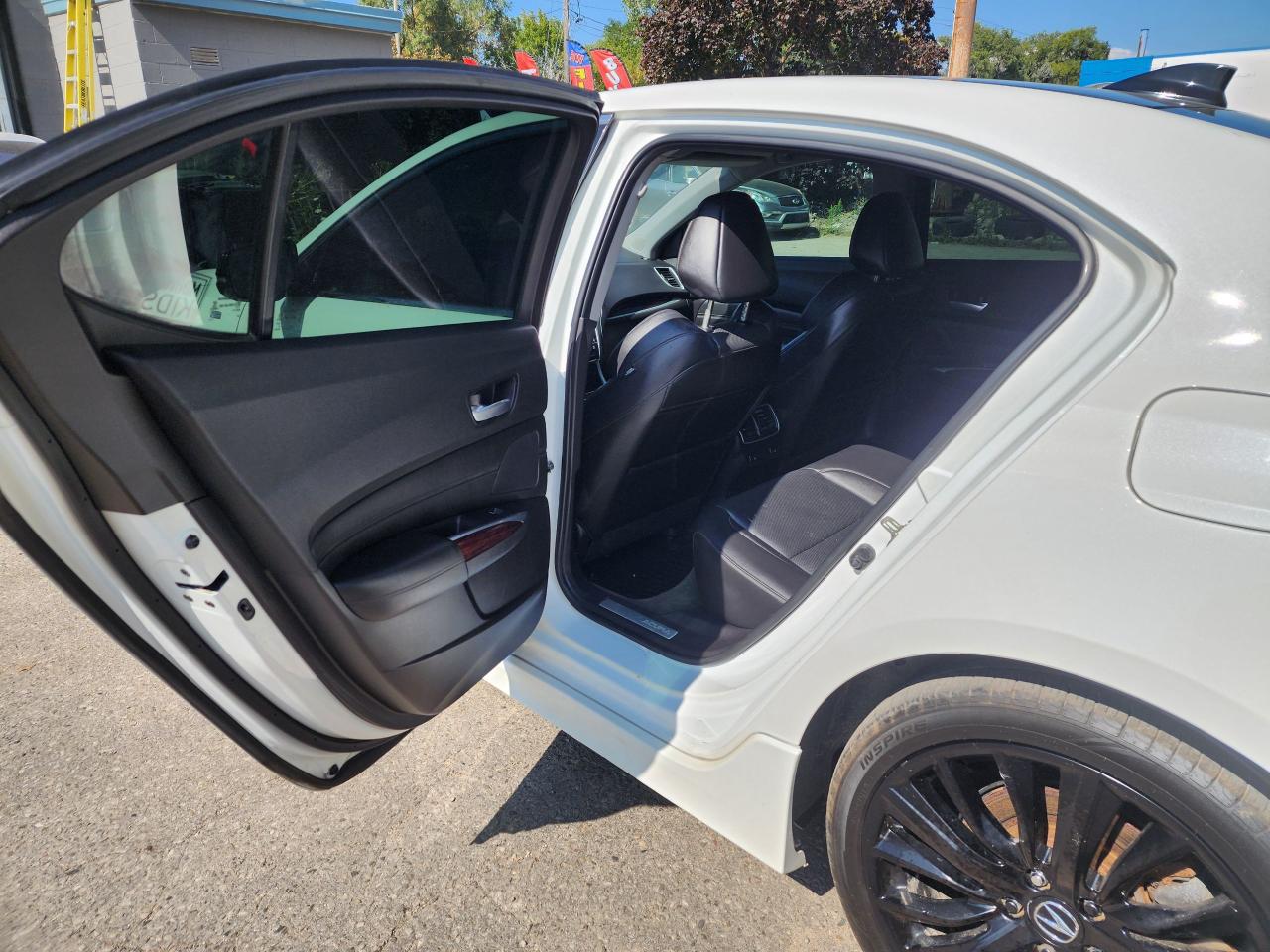 2017 Acura TLX SH-AWD Tech Package l Clean Carfax l No Accident - Photo #11