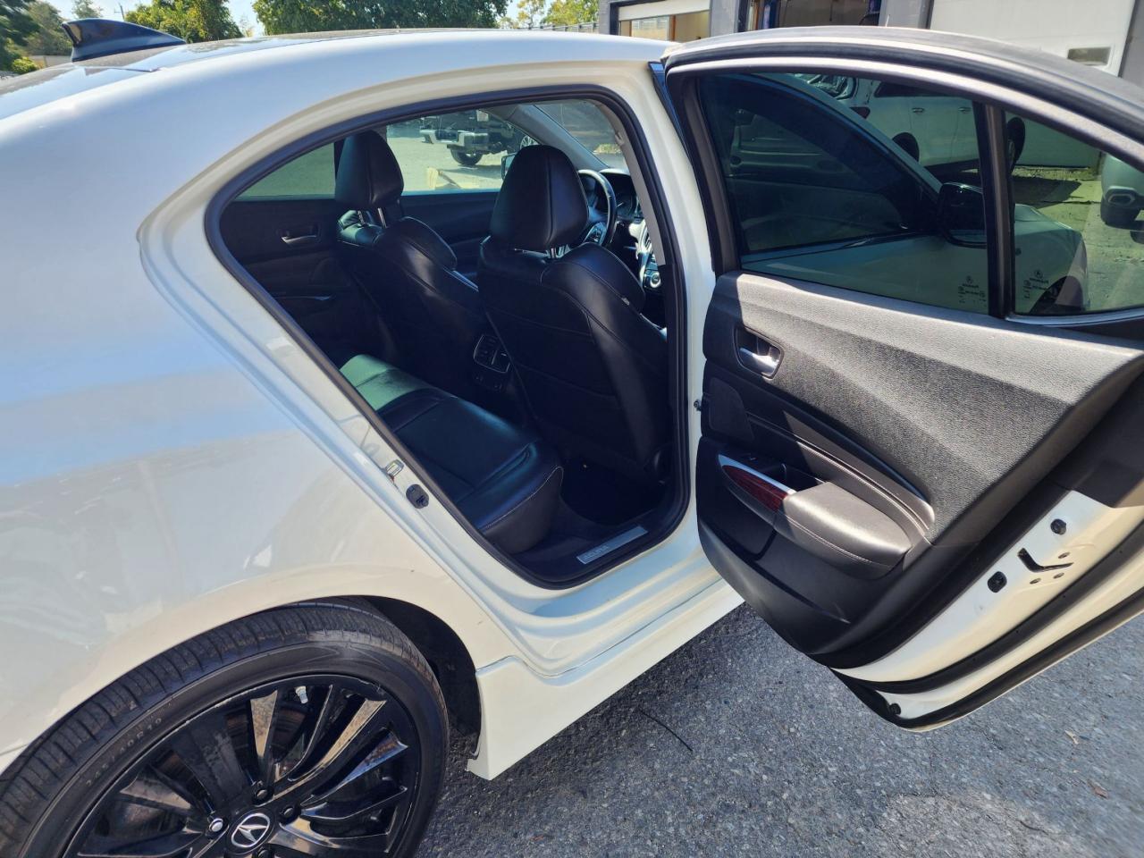 2017 Acura TLX SH-AWD Tech Package l Clean Carfax l No Accident