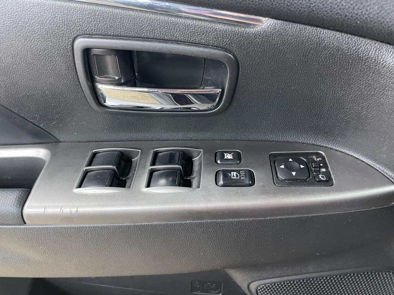 2018 Mitsubishi RVR SE Anniversary Edition Photo15