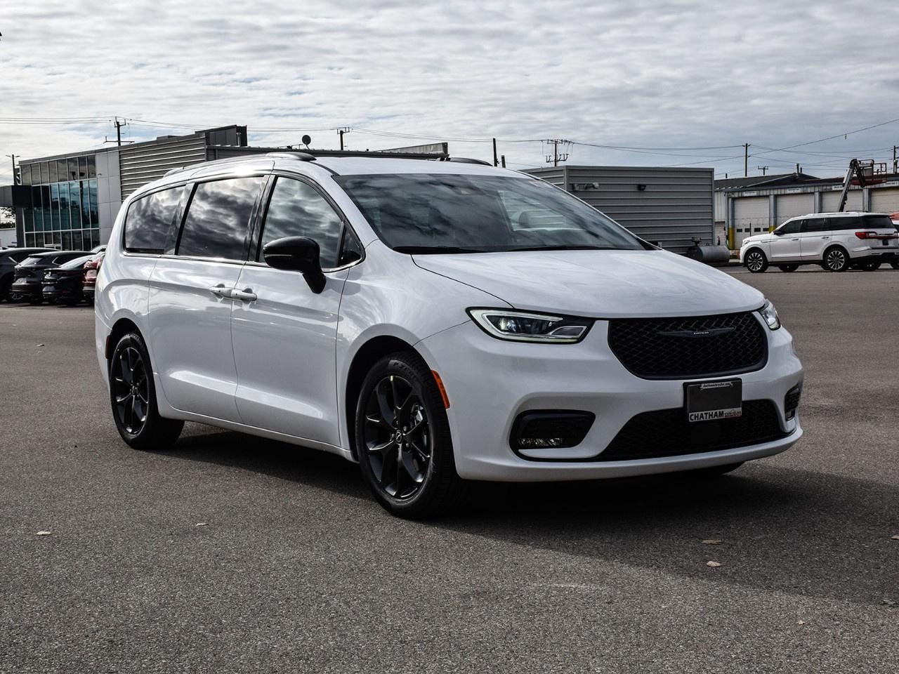 2026 Chrysler Pacifica Select FWD Photo