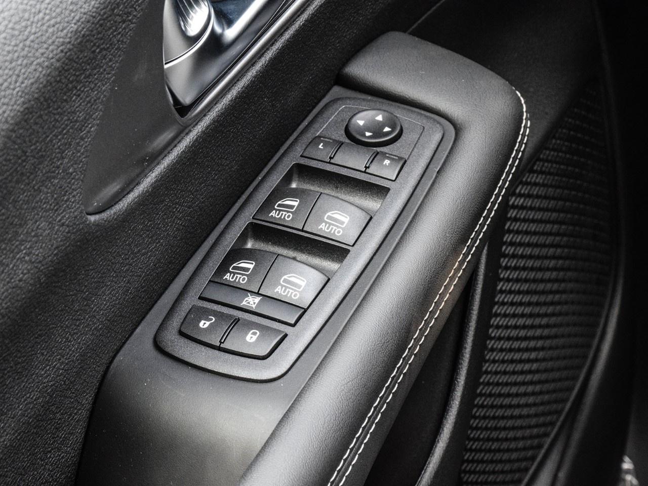 2026 Chrysler Pacifica Select FWD Photo