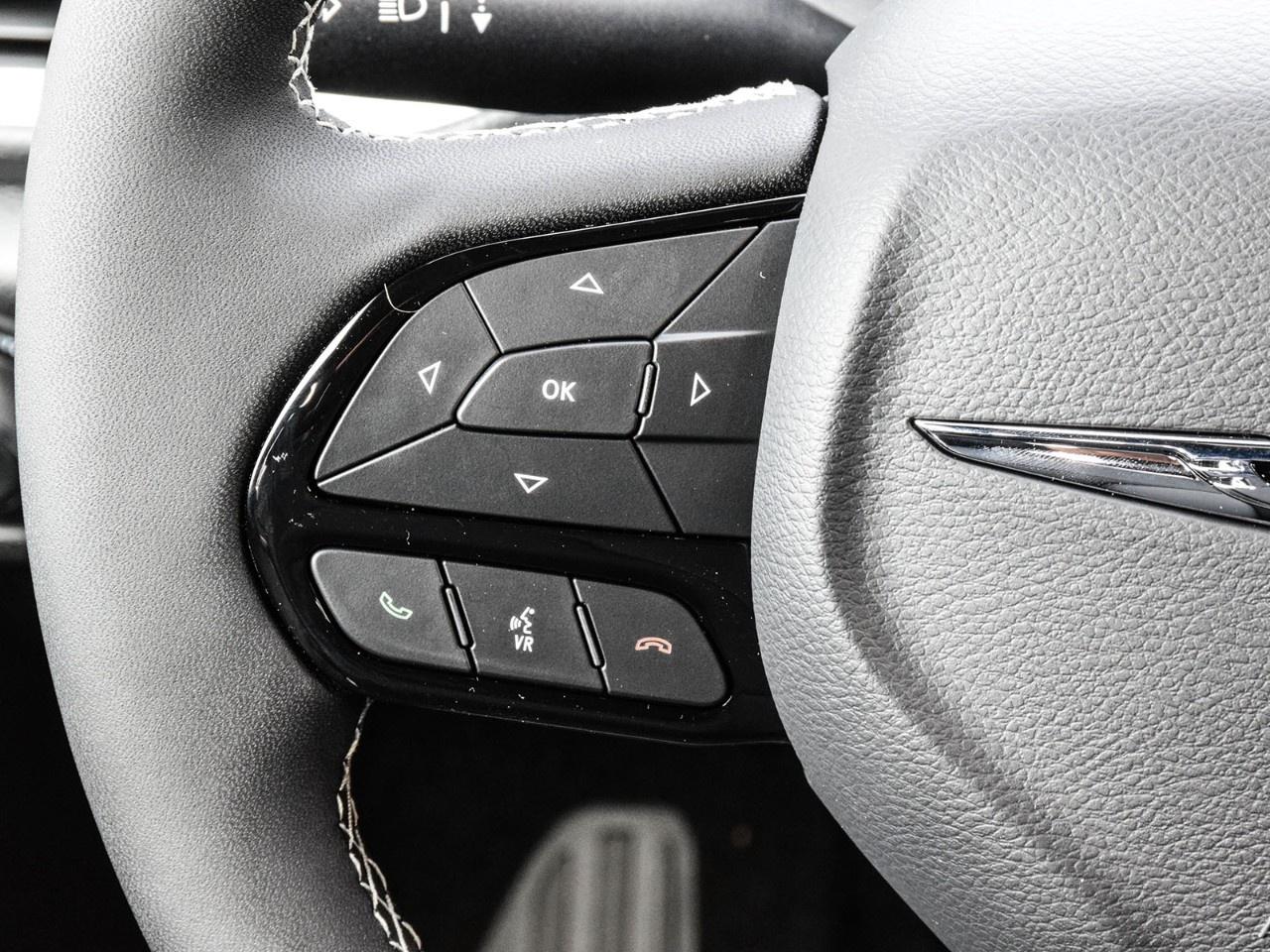 2026 Chrysler Pacifica Select FWD Photo