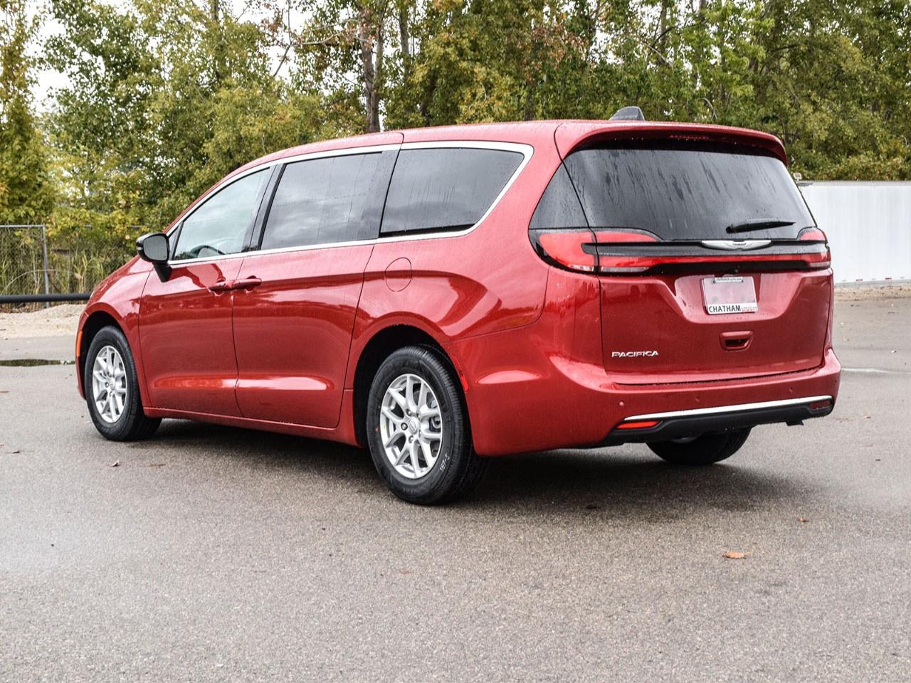 2026 Chrysler Pacifica Select FWD Photo