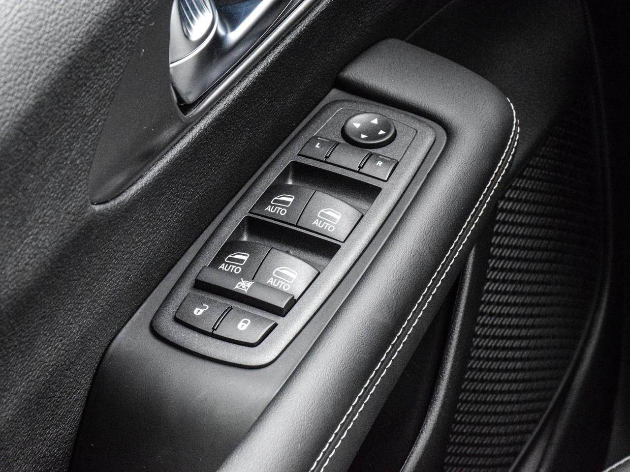 2026 Chrysler Pacifica Select FWD Photo