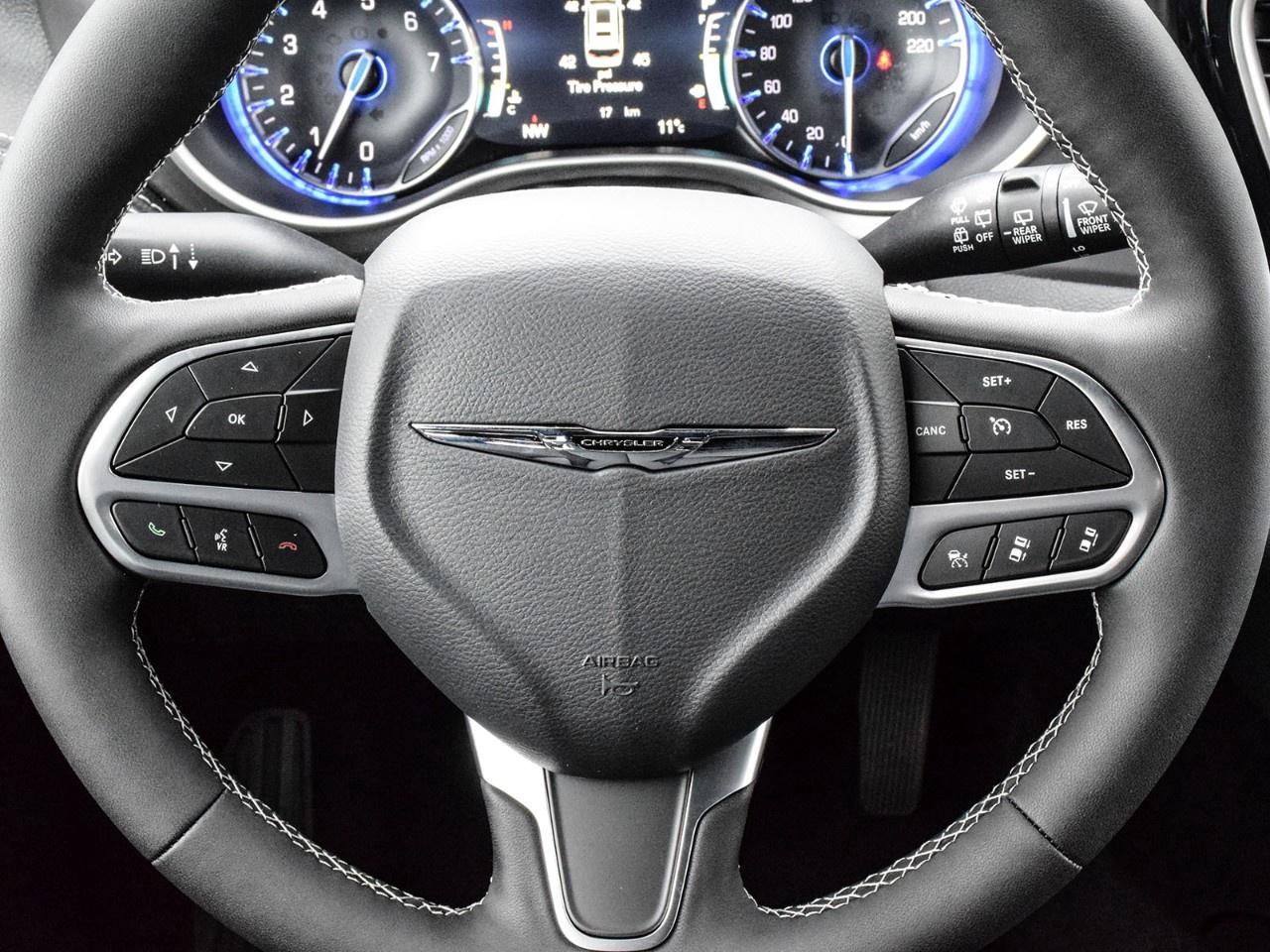 2026 Chrysler Pacifica Select FWD Photo