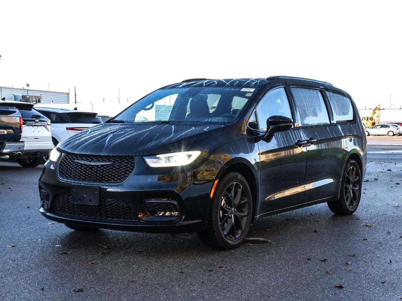 New 2026 Chrysler Pacifica Select FWD for sale in Chatham, ON