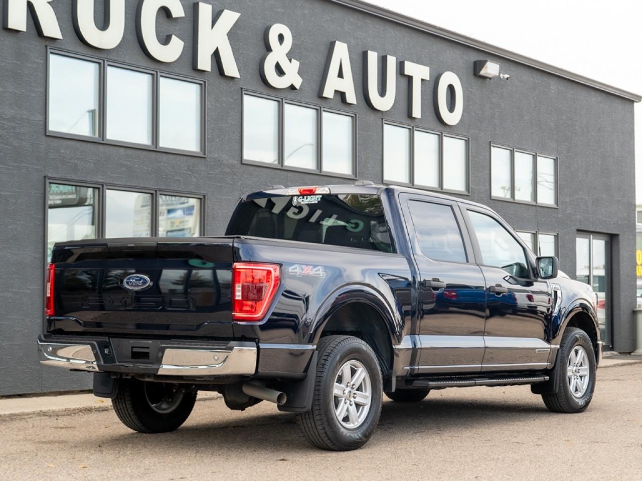 2022 Ford F-150 XLT 4WD SuperCrew 5.5' Box 3.5 POWERBOOST Photo5