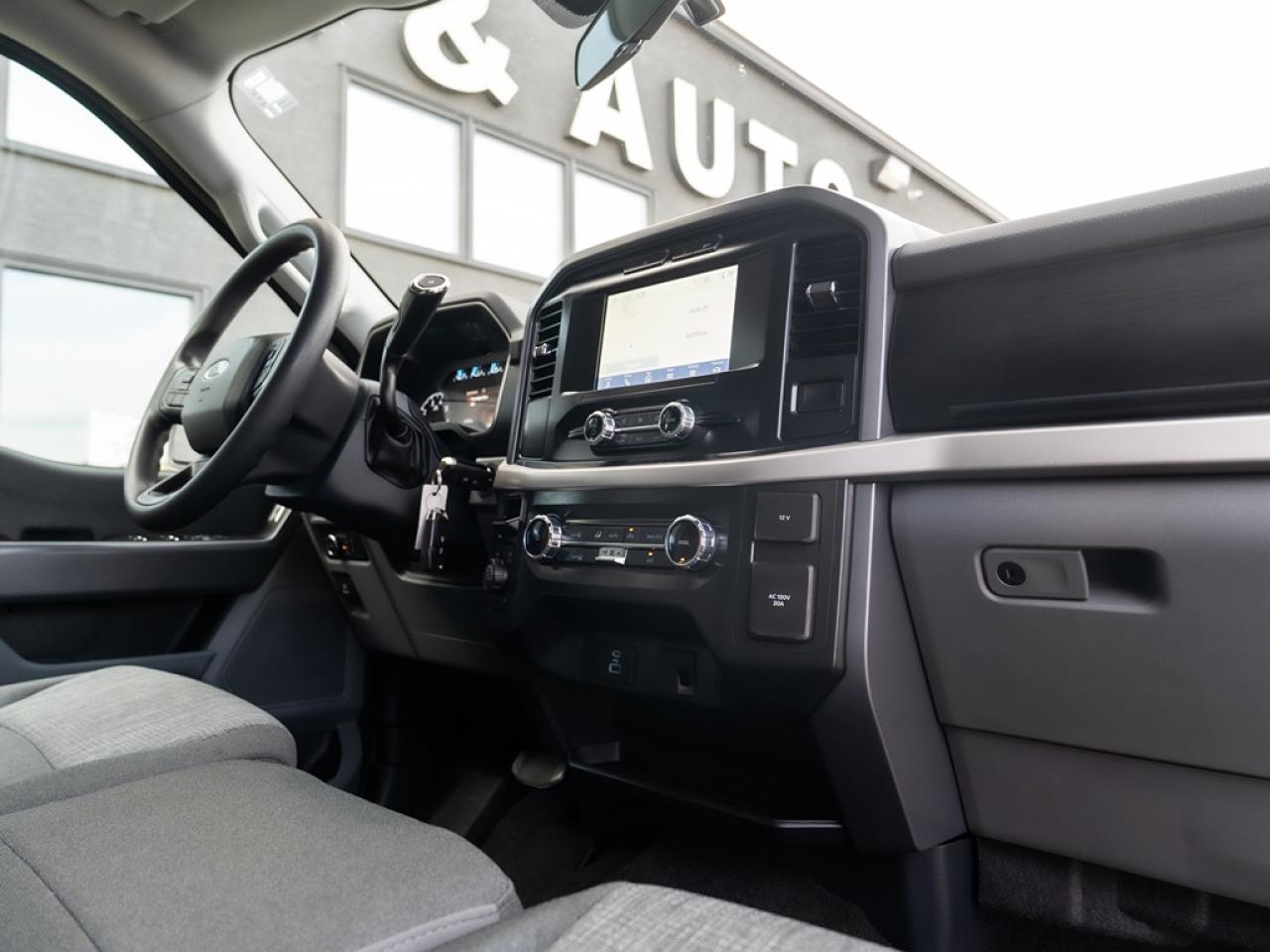 2022 Ford F-150 XLT 4WD SuperCrew 5.5' Box 3.5 POWERBOOST Photo43