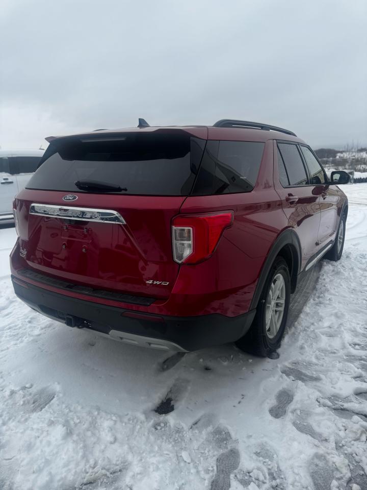 2022 Ford Explorer XLT Photo3