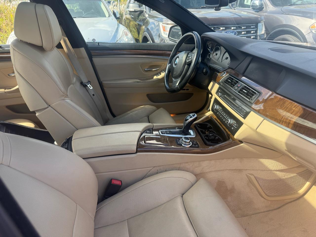 2013 BMW 5 Series 550i xDrive - Photo #13