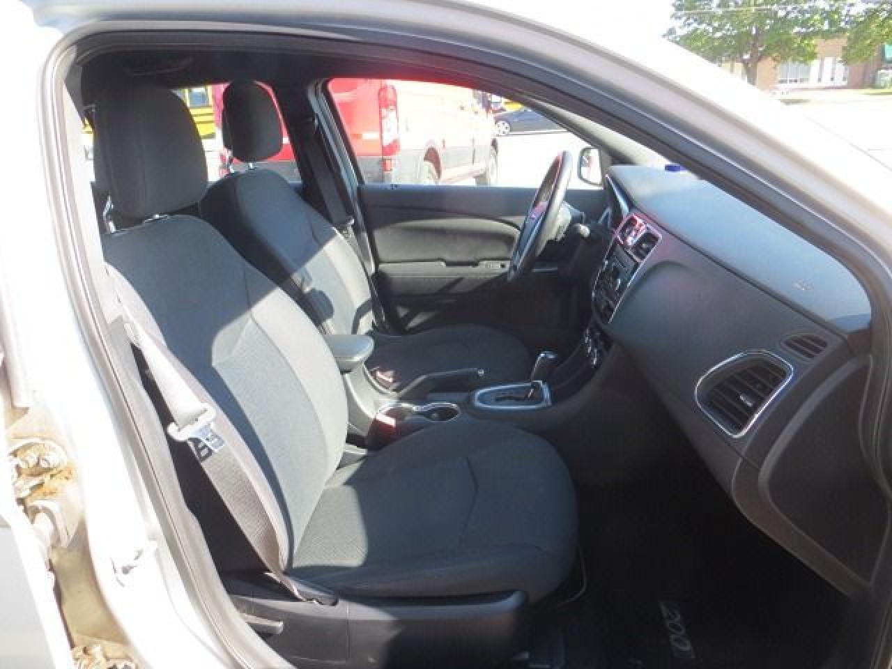 2012 Chrysler 200 CERTIFIED,TOURING 200, ONLY 81K, 1 OWNER, B-TOOTH - Photo #11