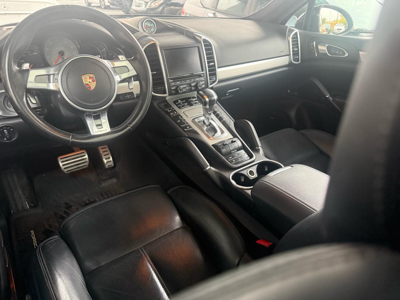 2013 Porsche Cayenne GTS - Photo #17