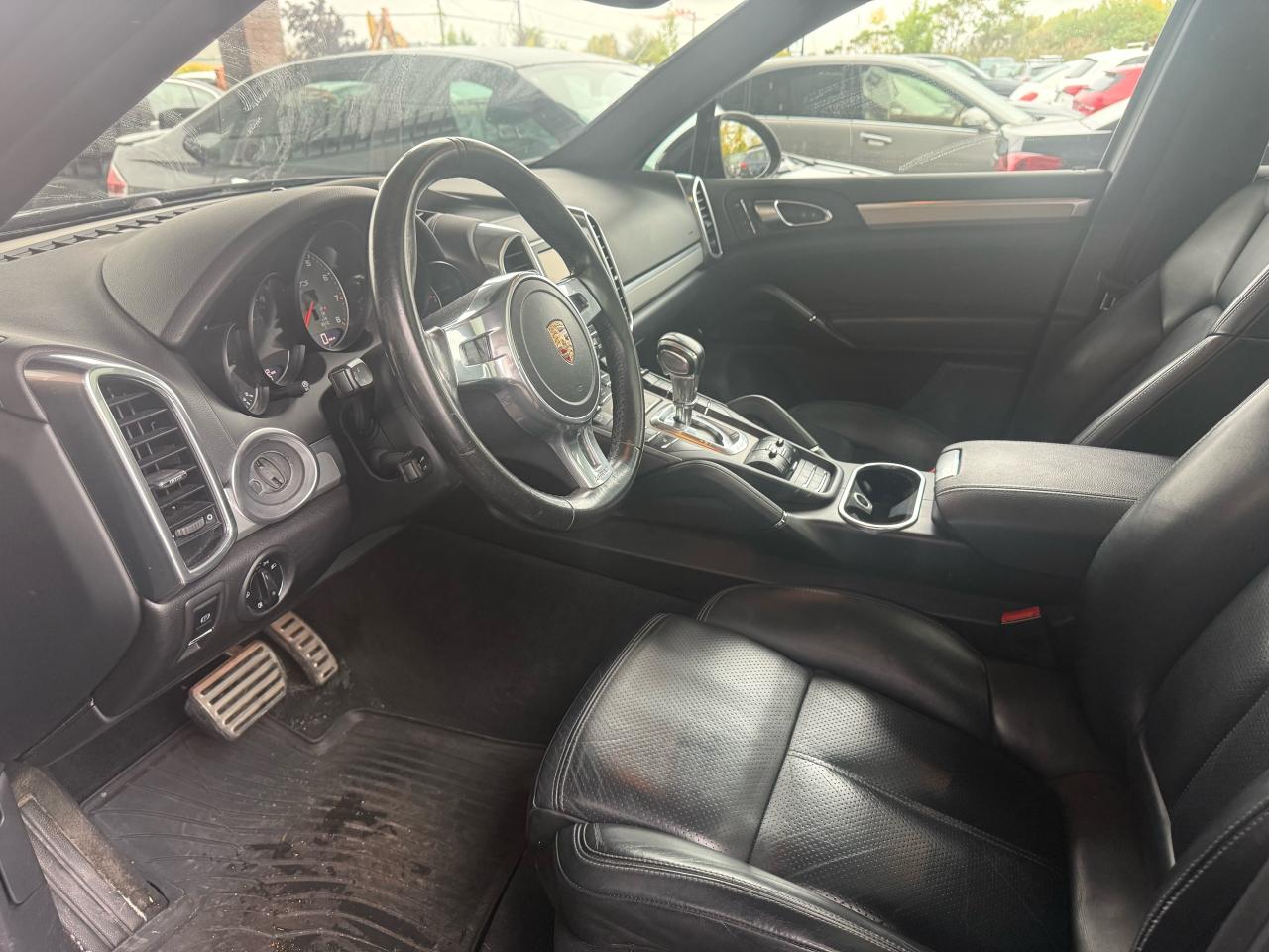 2013 Porsche Cayenne GTS - Photo #11