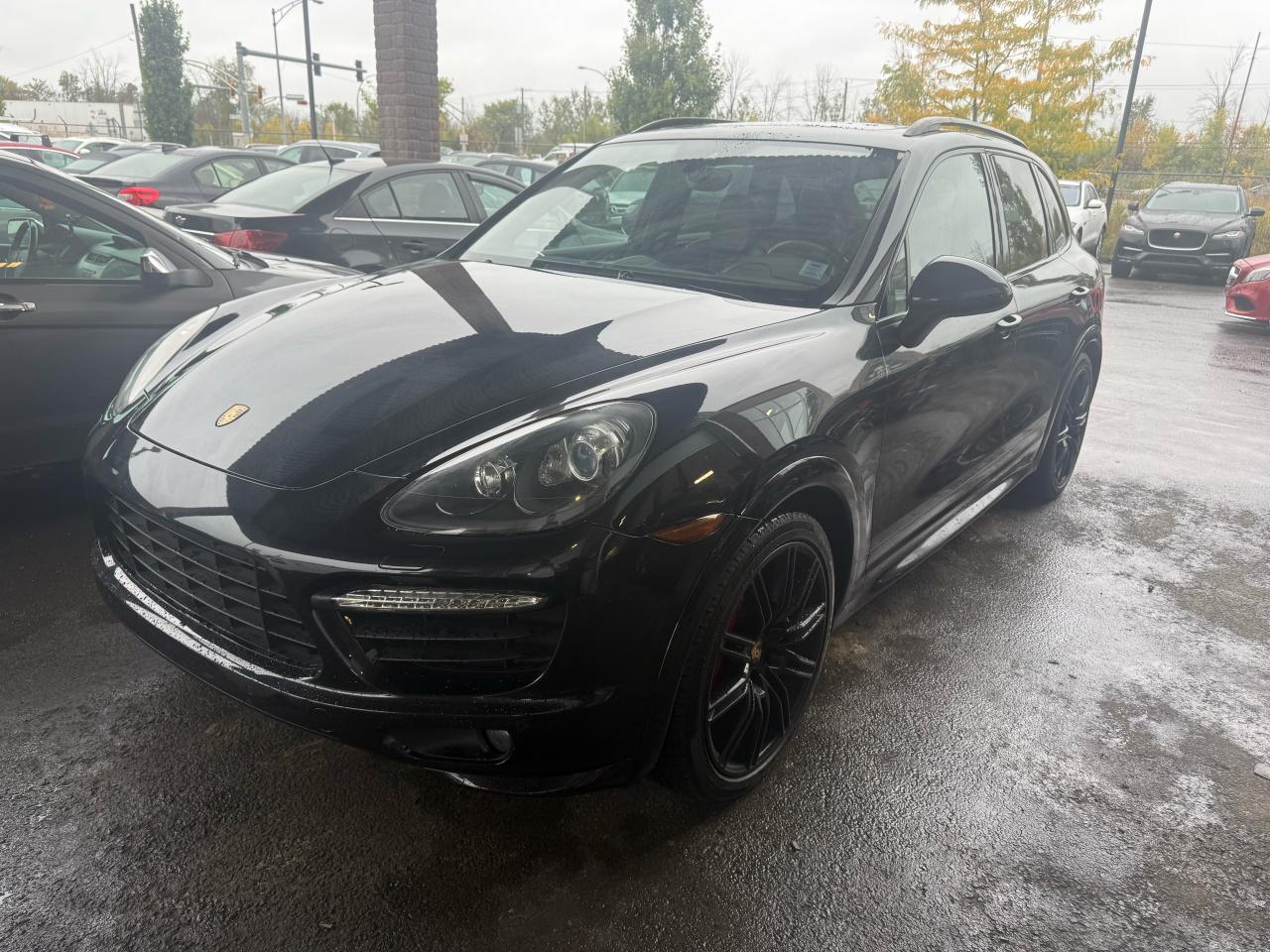 2013 Porsche Cayenne GTS - Photo #2