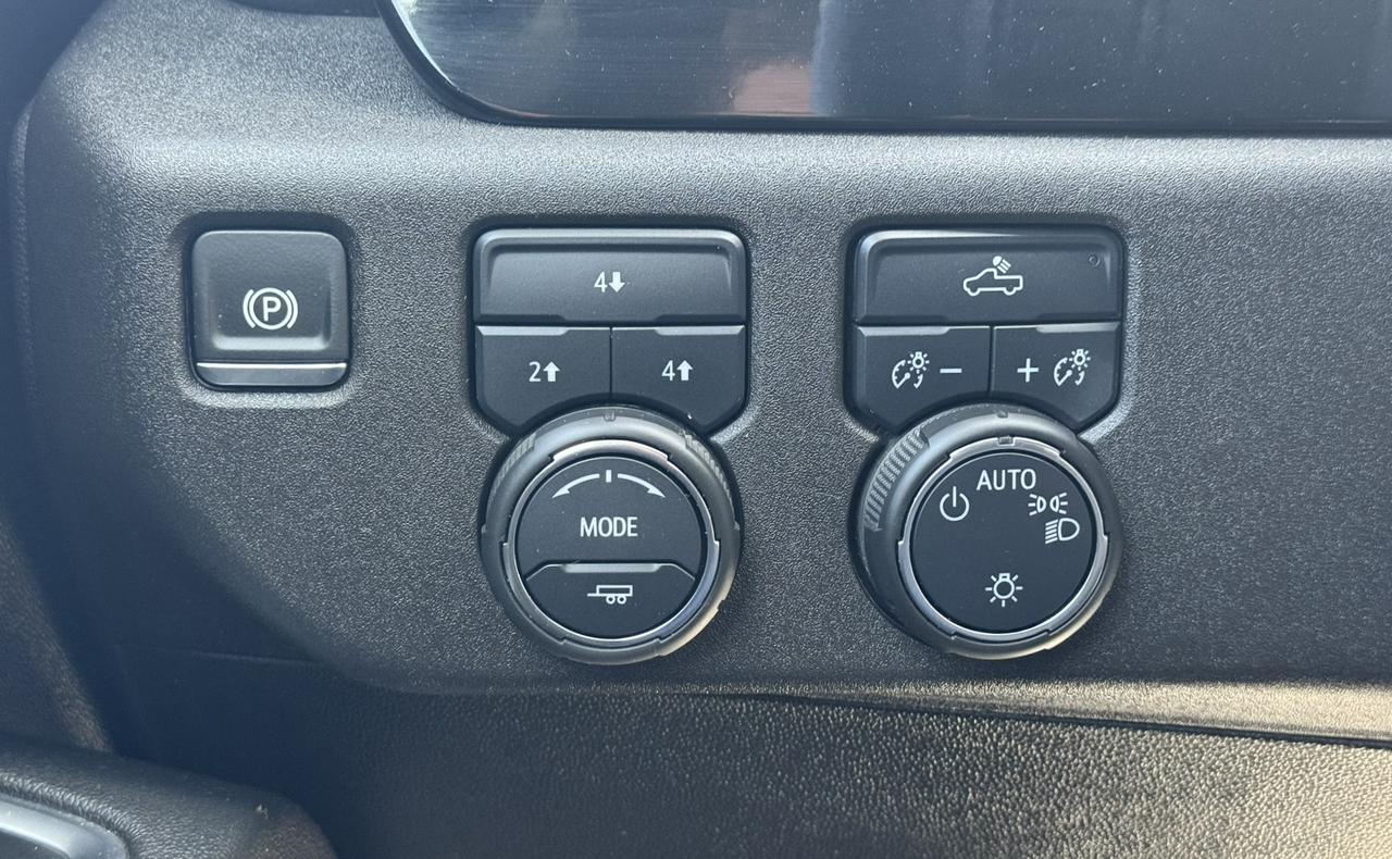 2024 Chevrolet Silverado 2500 4WD Crew Cab 159" LT Photo