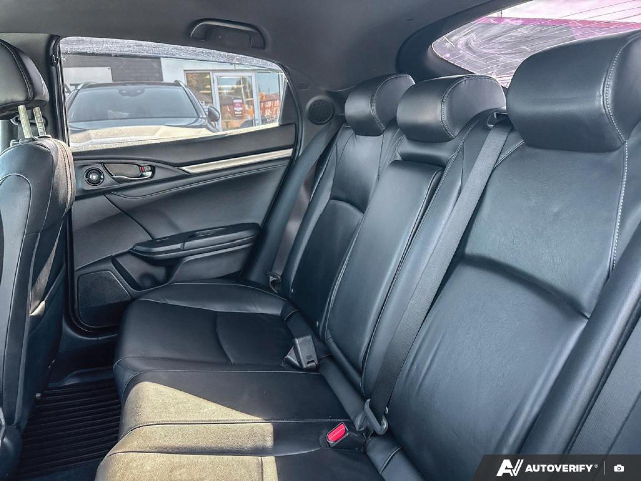2020 Honda Civic SPORT TOURING / NO ACCIDENTS/ NAV / ROOF / LEATHER - Photo #10