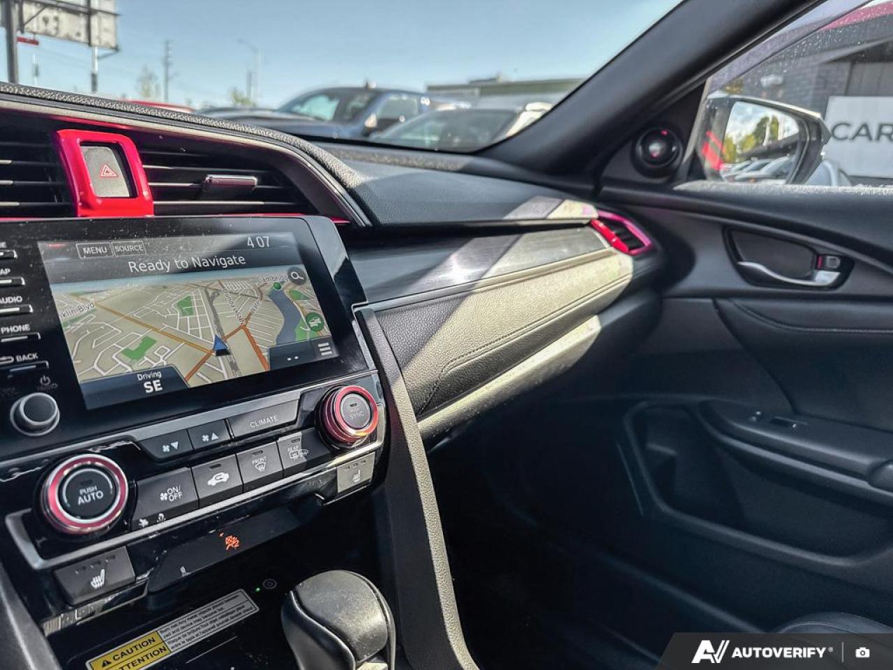 2020 Honda Civic SPORT TOURING / NO ACCIDENTS/ NAV / ROOF / LEATHER - Photo #24