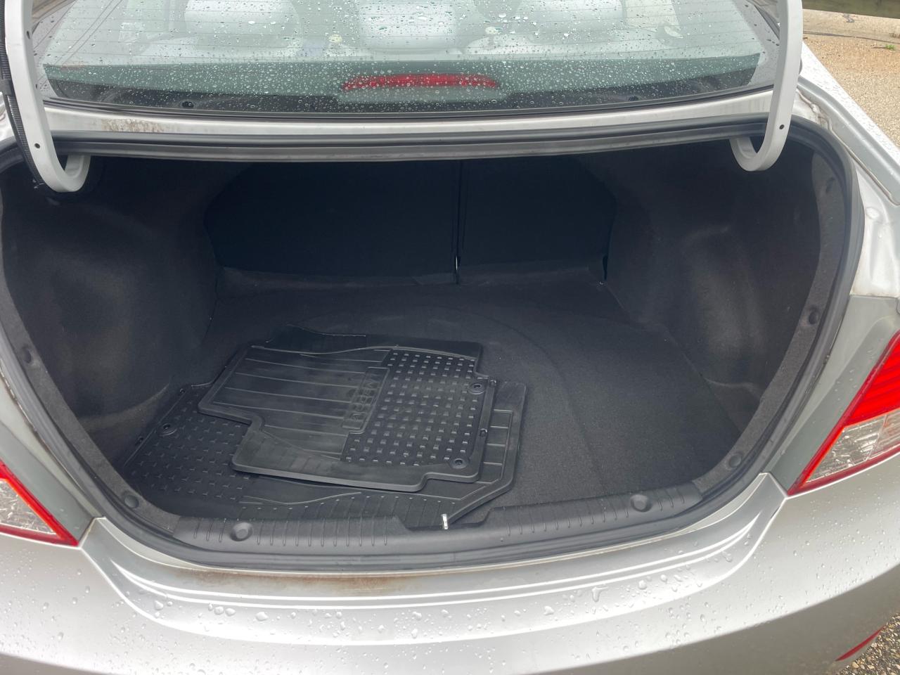 2012 Hyundai Accent GL - Photo #15