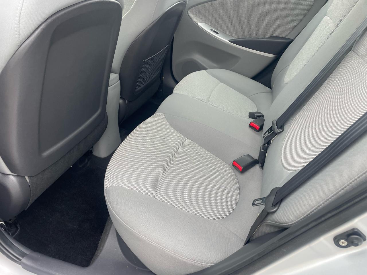 2012 Hyundai Accent GL - Photo #11