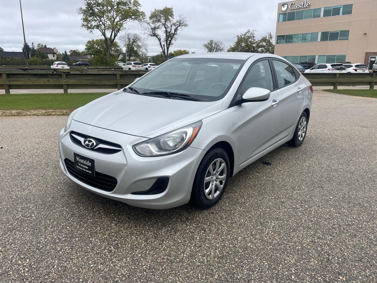 2012 Hyundai Accent GL - Photo #2