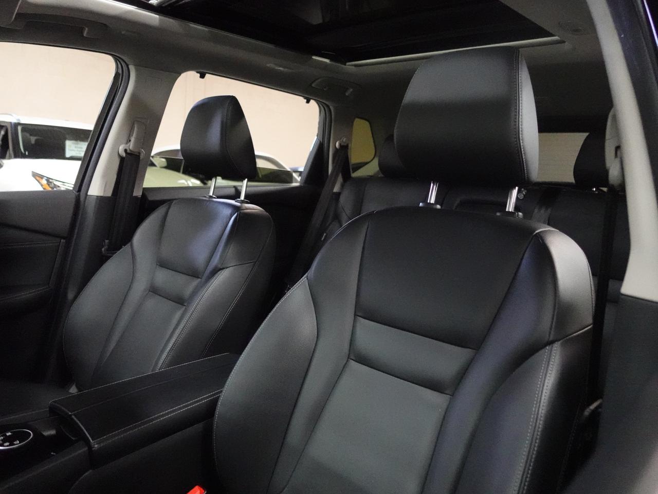 2024 Nissan Rogue SL | AWD | Nav | Leather | Pano roof | CarPlay