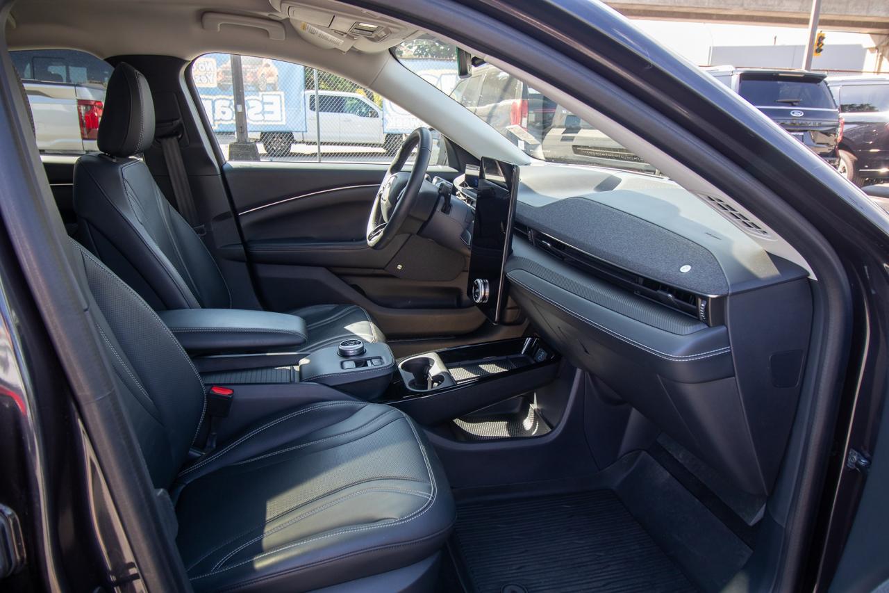 2021 Ford Mustang Mach-E Premium AWD Photo5